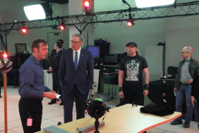 Washington Governor Jay Inslee Bungie visit